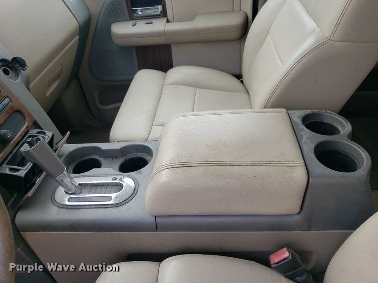 image for item LT9739 2004 Ford F150  SuperCrew pickup truck