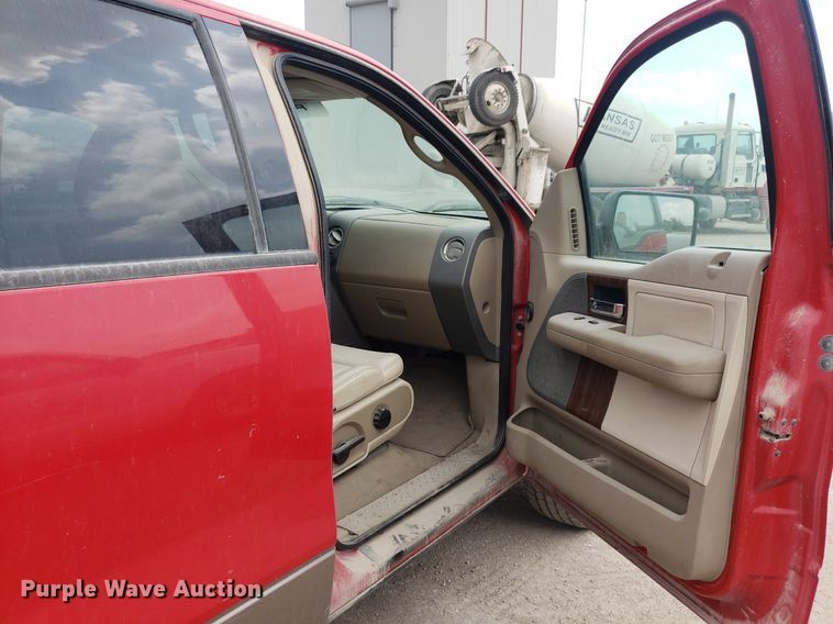 image for item LT9739 2004 Ford F150  SuperCrew pickup truck