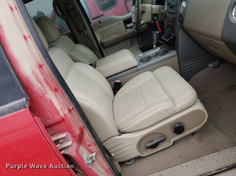 image for item LT9739 2004 Ford F150  SuperCrew pickup truck