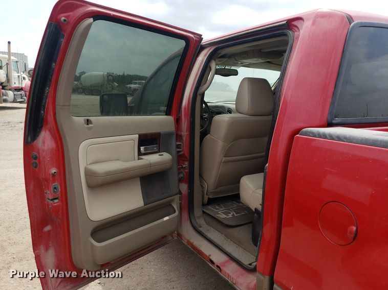 image for item LT9739 2004 Ford F150  SuperCrew pickup truck