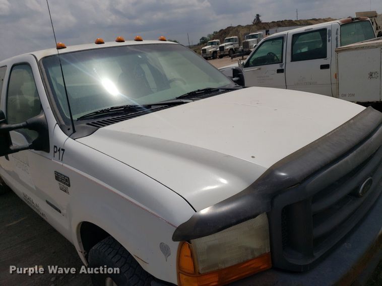 image for item LT9743 1999 Ford F350 Super Duty  SuperCab utility bed pickup truck