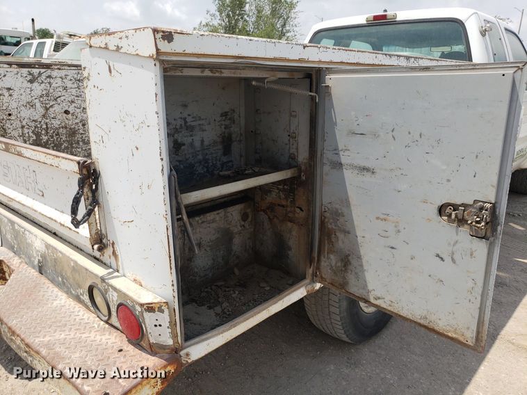 image for item LT9743 1999 Ford F350 Super Duty  SuperCab utility bed pickup truck