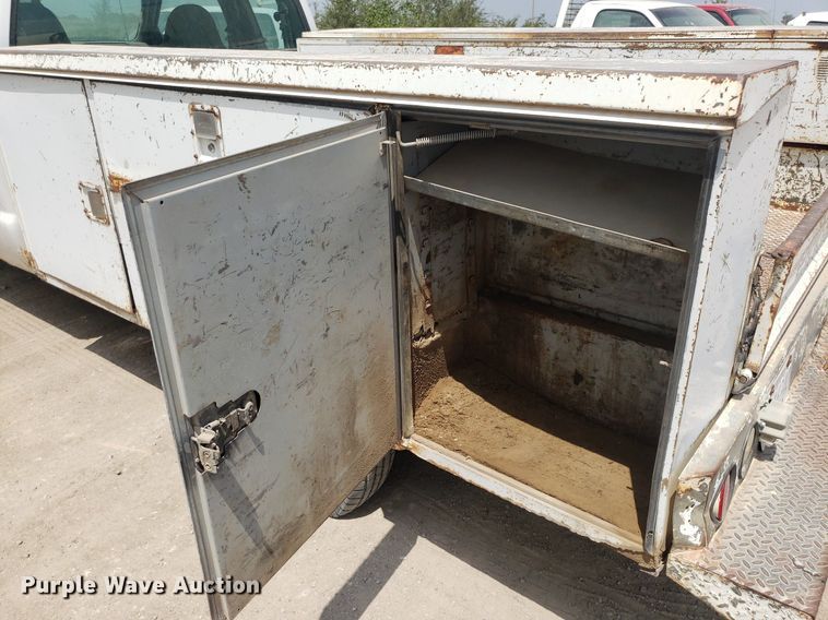 image for item LT9743 1999 Ford F350 Super Duty  SuperCab utility bed pickup truck