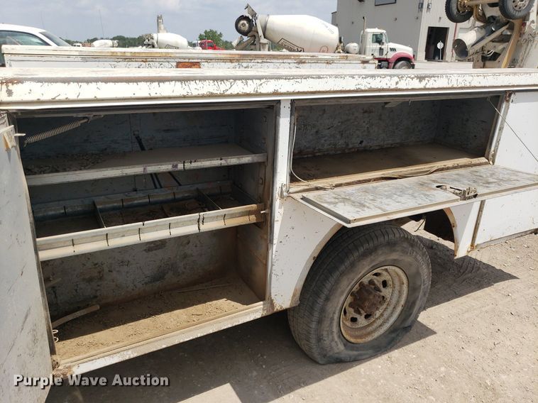 image for item LT9743 1999 Ford F350 Super Duty  SuperCab utility bed pickup truck