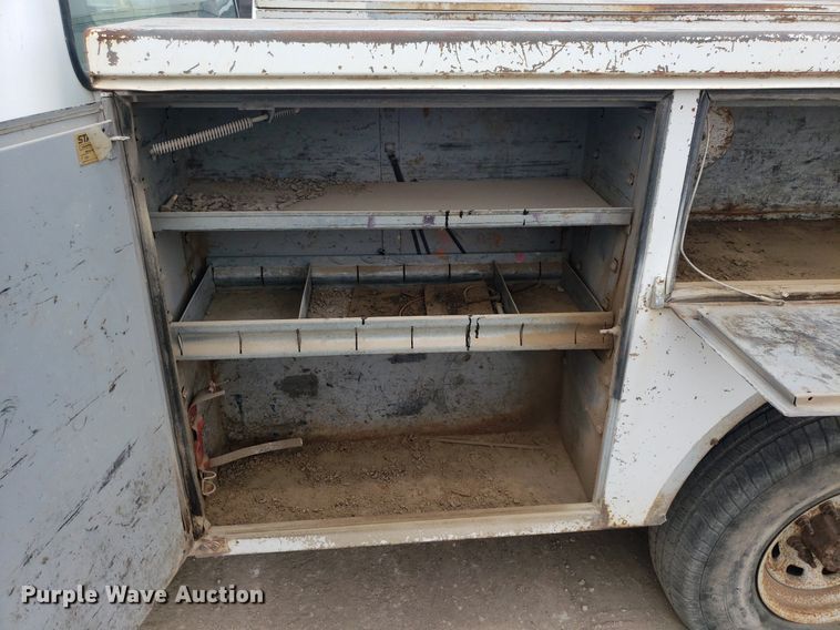 image for item LT9743 1999 Ford F350 Super Duty  SuperCab utility bed pickup truck