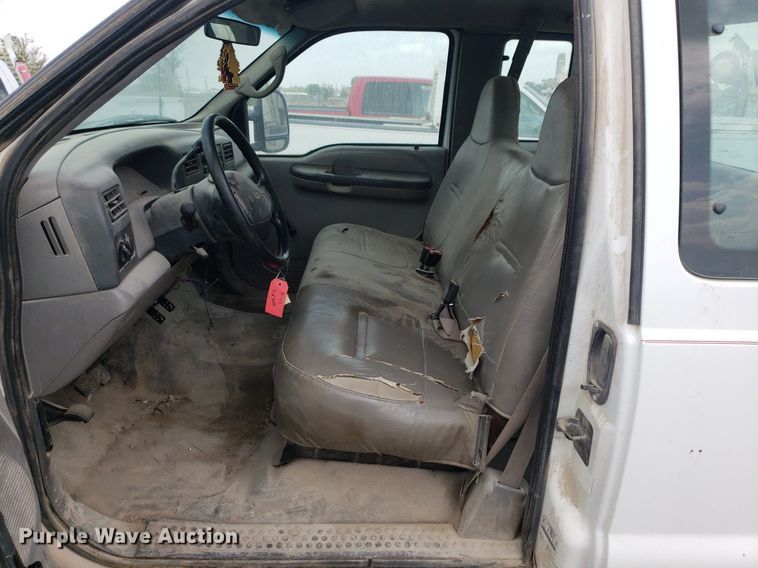 image for item LT9743 1999 Ford F350 Super Duty  SuperCab utility bed pickup truck