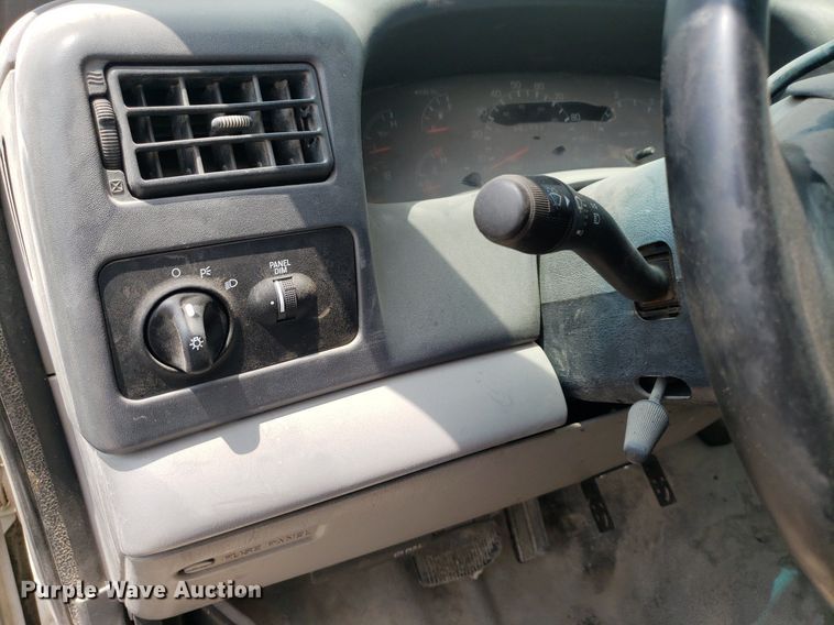 image for item LT9743 1999 Ford F350 Super Duty  SuperCab utility bed pickup truck