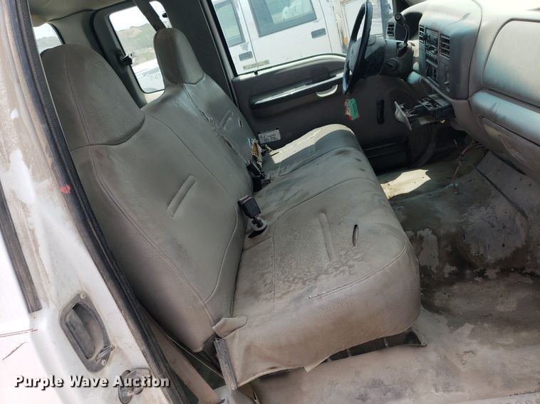 image for item LT9743 1999 Ford F350 Super Duty  SuperCab utility bed pickup truck