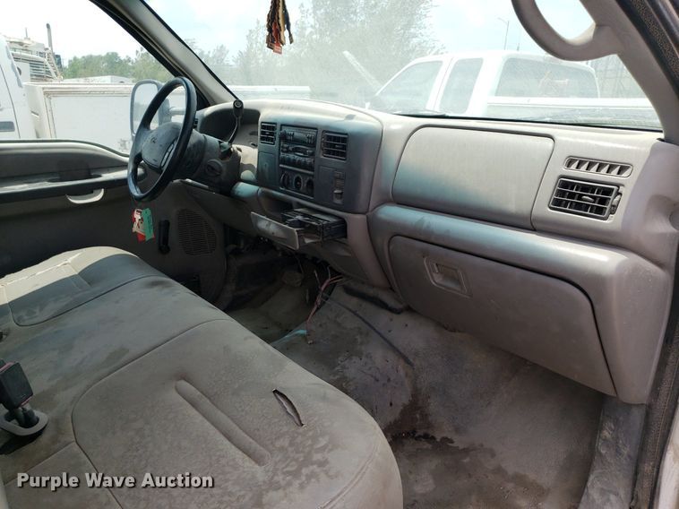 image for item LT9743 1999 Ford F350 Super Duty  SuperCab utility bed pickup truck