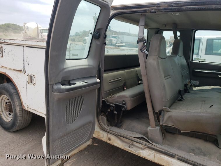 image for item LT9743 1999 Ford F350 Super Duty  SuperCab utility bed pickup truck