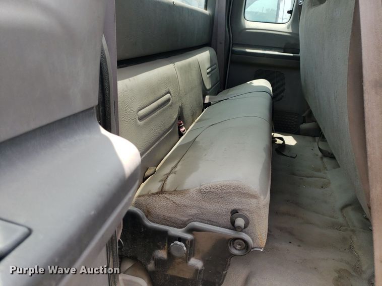 image for item LT9743 1999 Ford F350 Super Duty  SuperCab utility bed pickup truck