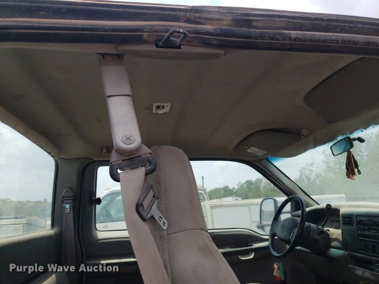 image for item LT9743 1999 Ford F350 Super Duty  SuperCab utility bed pickup truck