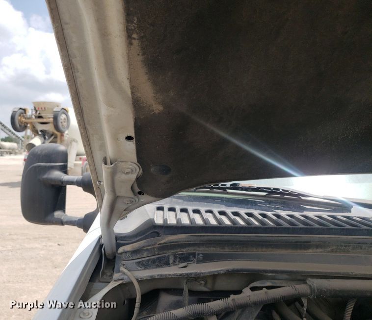 image for item LT9743 1999 Ford F350 Super Duty  SuperCab utility bed pickup truck