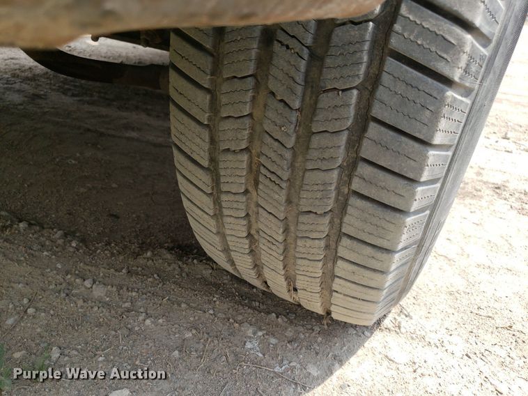 image for item LT9743 1999 Ford F350 Super Duty  SuperCab utility bed pickup truck