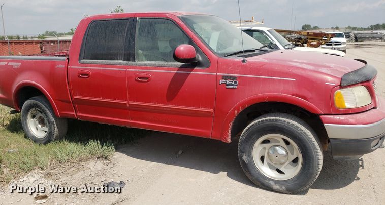 image for item LT9745 2001 Ford F150  SuperCrew pickup truck