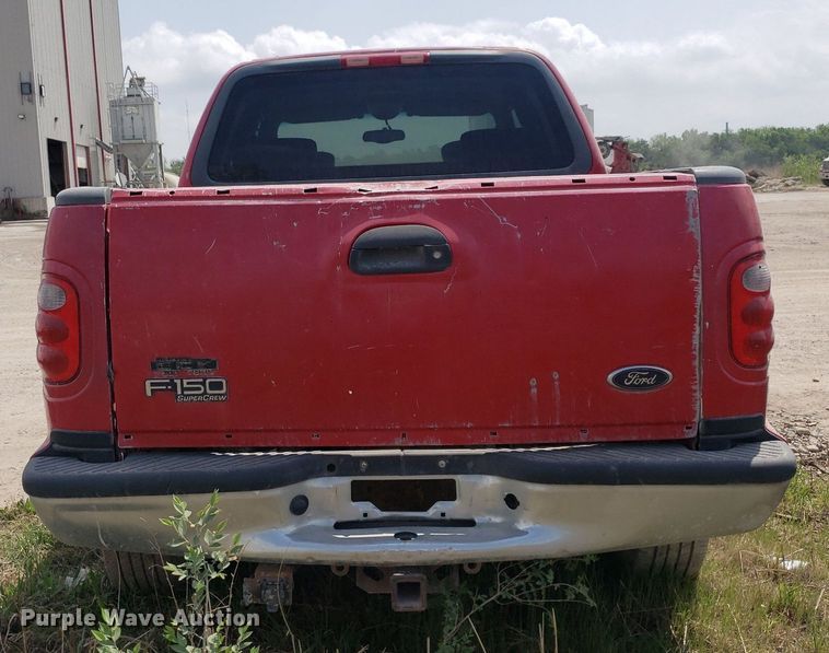 image for item LT9745 2001 Ford F150  SuperCrew pickup truck