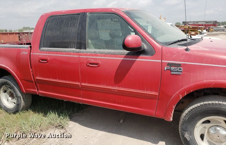 image for item LT9745 2001 Ford F150  SuperCrew pickup truck