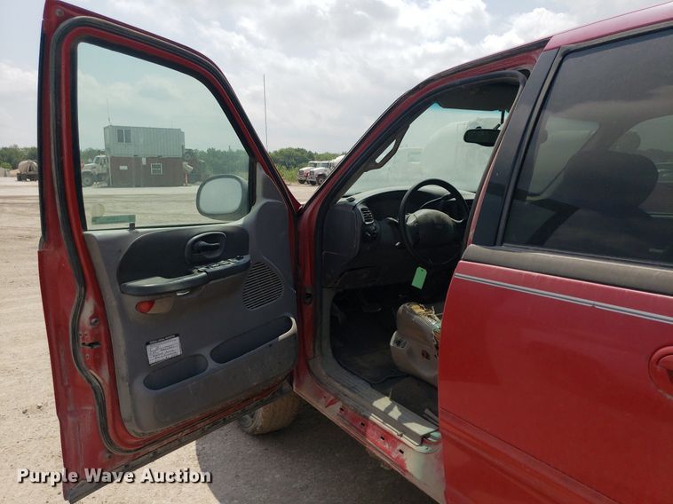 image for item LT9745 2001 Ford F150  SuperCrew pickup truck