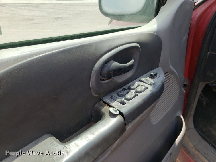 image for item LT9745 2001 Ford F150  SuperCrew pickup truck