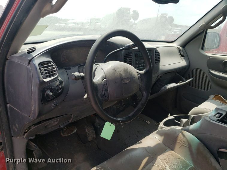 image for item LT9745 2001 Ford F150  SuperCrew pickup truck