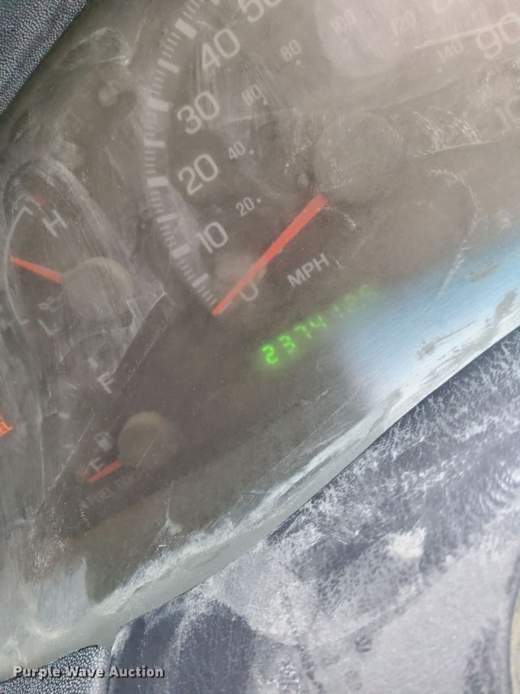 image for item LT9745 2001 Ford F150  SuperCrew pickup truck