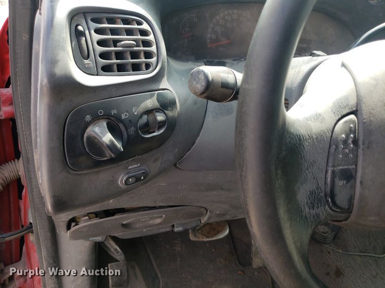 image for item LT9745 2001 Ford F150  SuperCrew pickup truck