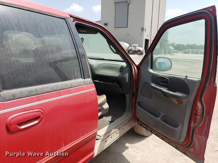 image for item LT9745 2001 Ford F150  SuperCrew pickup truck