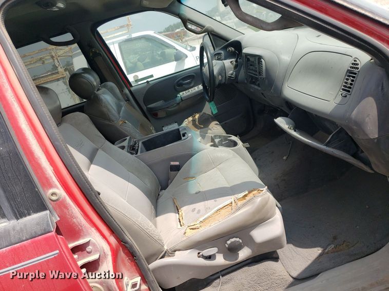 image for item LT9745 2001 Ford F150  SuperCrew pickup truck