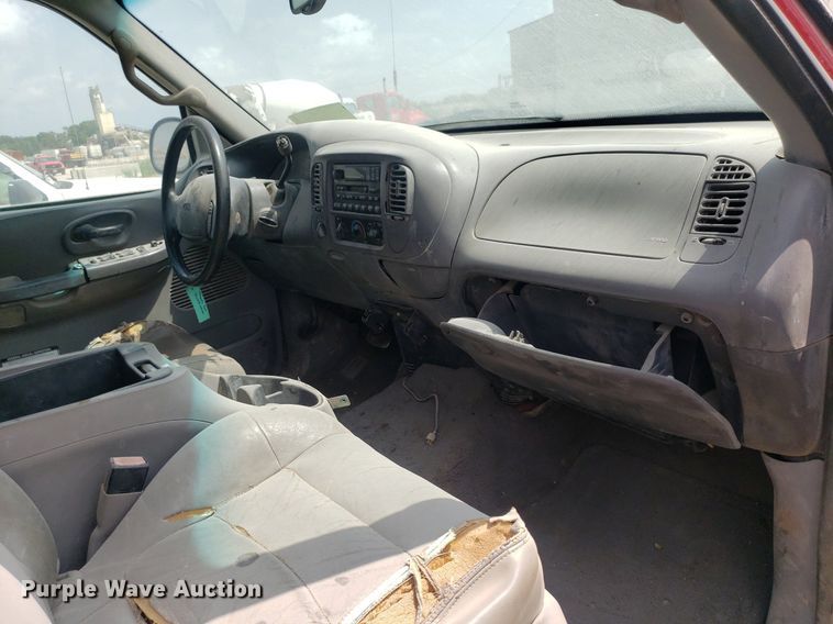 image for item LT9745 2001 Ford F150  SuperCrew pickup truck