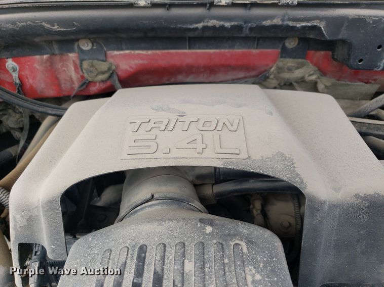 image for item LT9745 2001 Ford F150  SuperCrew pickup truck