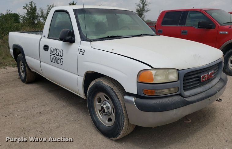 image for item LT9746 2000 GMC Sierra 1500  pickup truck