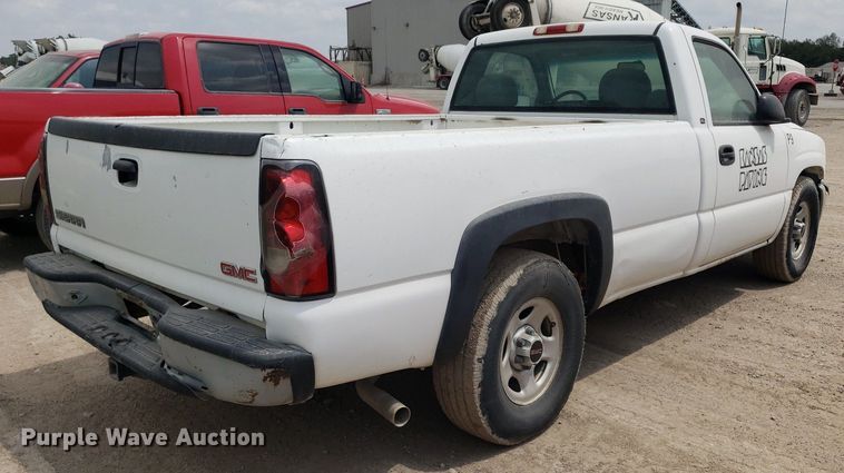 image for item LT9746 2000 GMC Sierra 1500  pickup truck