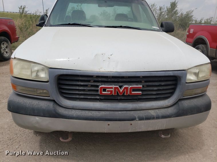 image for item LT9746 2000 GMC Sierra 1500  pickup truck