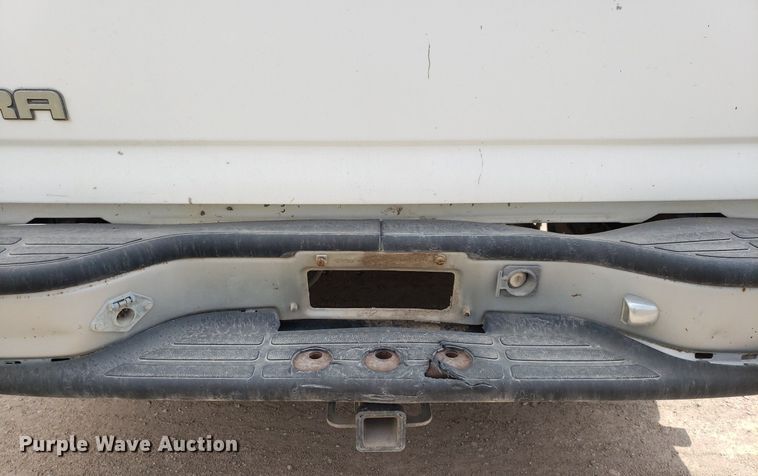 image for item LT9746 2000 GMC Sierra 1500  pickup truck