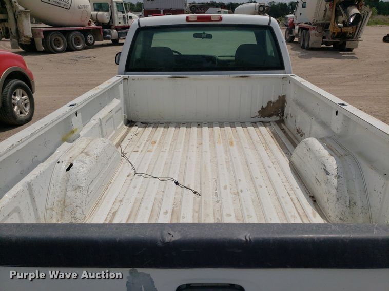 image for item LT9746 2000 GMC Sierra 1500  pickup truck