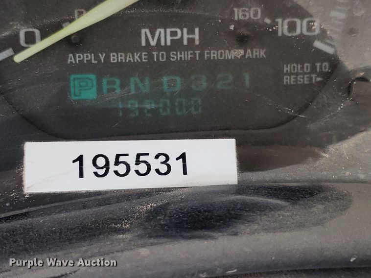 image for item LT9746 2000 GMC Sierra 1500  pickup truck