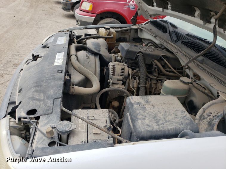 image for item LT9746 2000 GMC Sierra 1500  pickup truck