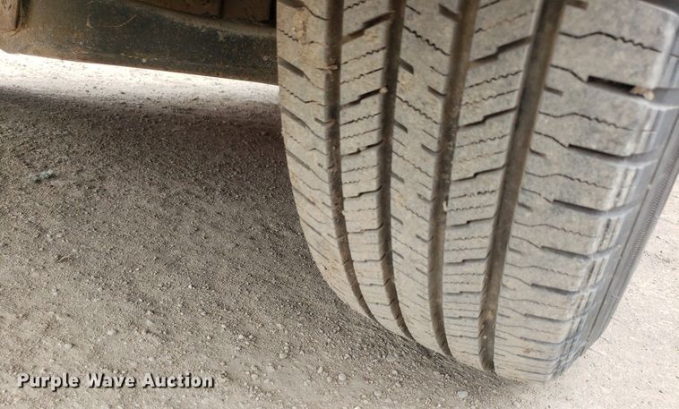 image for item LT9746 2000 GMC Sierra 1500  pickup truck