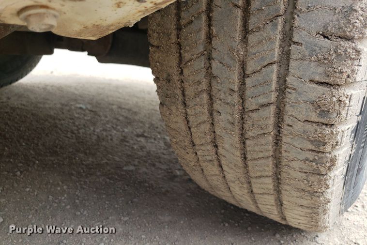 image for item LT9746 2000 GMC Sierra 1500  pickup truck