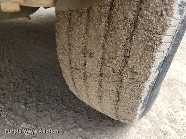 image for item LT9746 2000 GMC Sierra 1500  pickup truck