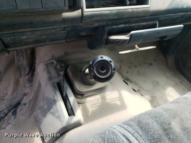 image for item LT9748 1994 Chevrolet K3500  Crew Cab utility bed pickup truck