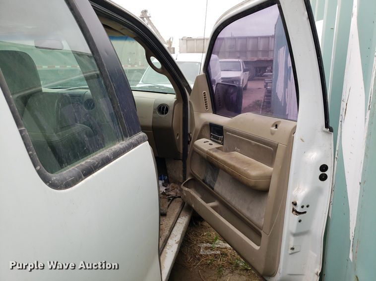 image for item LT9753 2006 Ford F150  SuperCab pickup truck