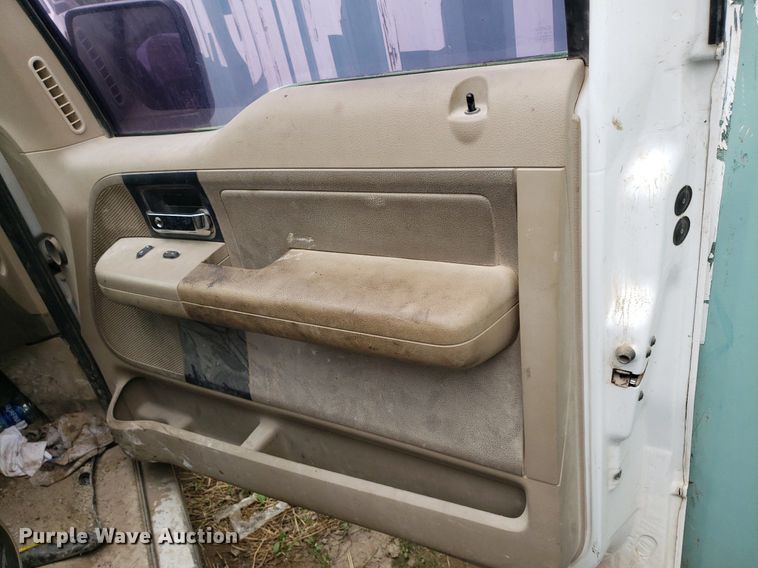 image for item LT9753 2006 Ford F150  SuperCab pickup truck