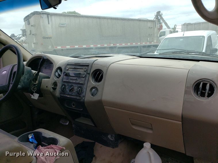 image for item LT9753 2006 Ford F150  SuperCab pickup truck