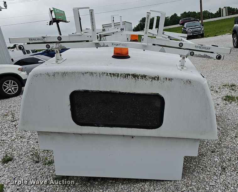 image for item LW9596 Fiberglass utility topper