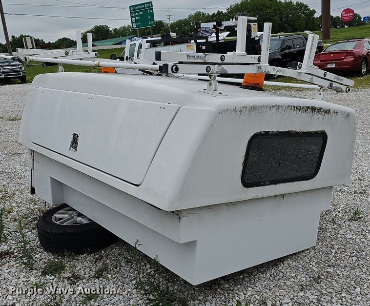 image for item LW9596 Fiberglass utility topper