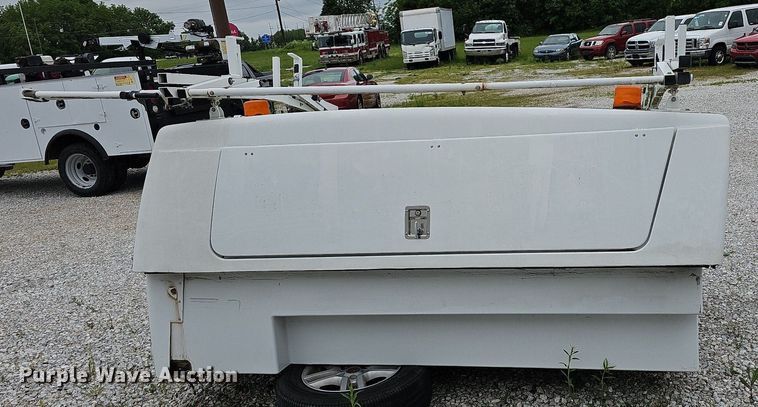 image for item LW9596 Fiberglass utility topper