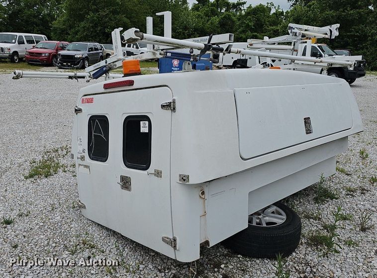 image for item LW9596 Fiberglass utility topper