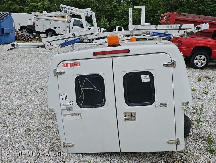 image for item LW9596 Fiberglass utility topper