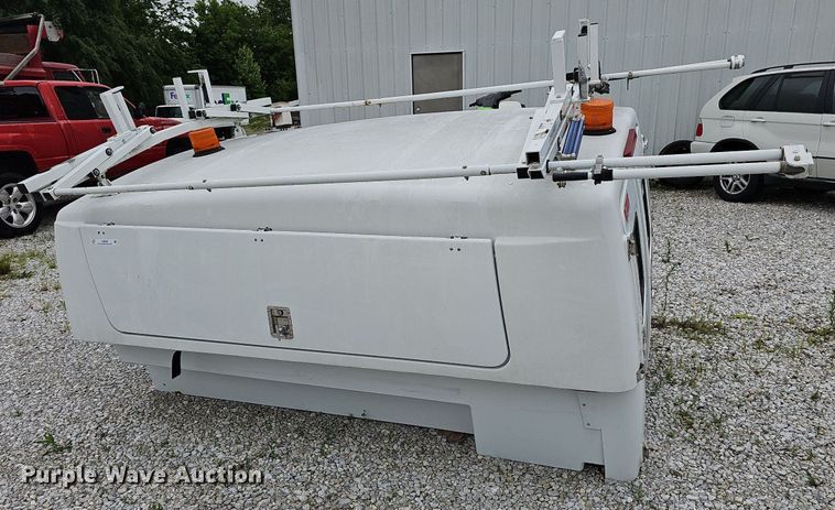 image for item LW9596 Fiberglass utility topper